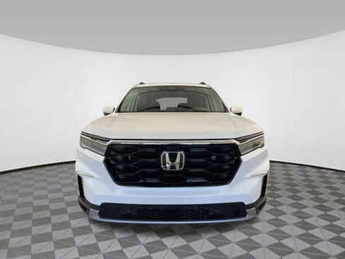 New 2025 Honda Pilot Touring image 8