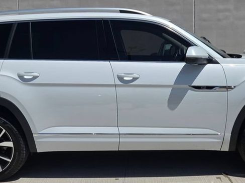 Used 2024 Volkswagen Atlas SEL Premium R-Line AWD/4WD image 5