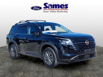 Used 2026 Nissan Pathfinder SV