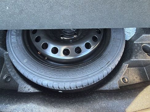 Used 2023 Buick Envision Avenir image 25