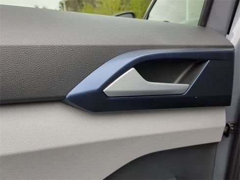 New 2024 Volkswagen Taos SE image 25