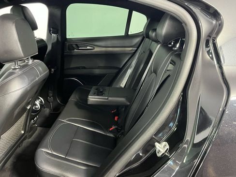 Used 2022 Alfa Romeo Stelvio Ti image 28