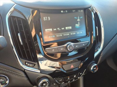 Used 2017 Chevrolet Cruze Premier FWD image 30