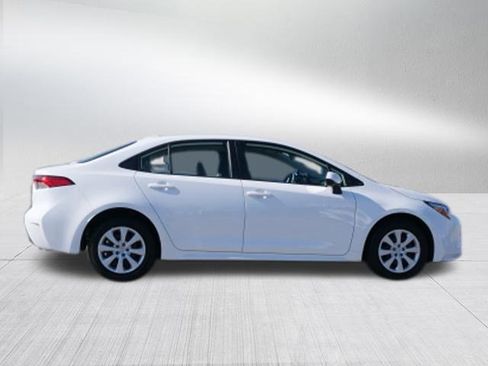 Used 2025 Toyota Corolla LE image 2