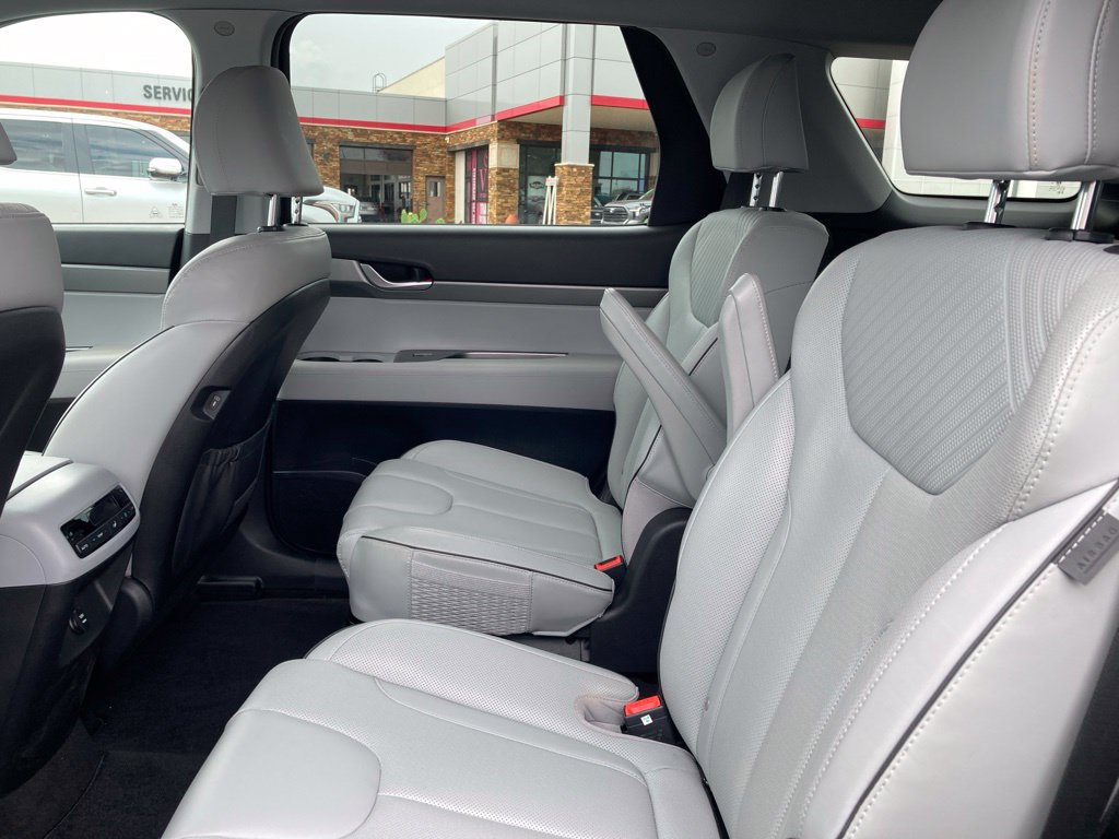 Used 2023 Hyundai Palisade SEL FWD image 11