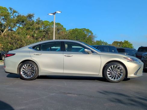 Used 2019 Lexus ES 350 Ultra Luxury image 4
