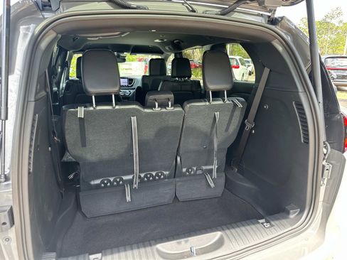 New 2025 Chrysler Pacifica Select image 11