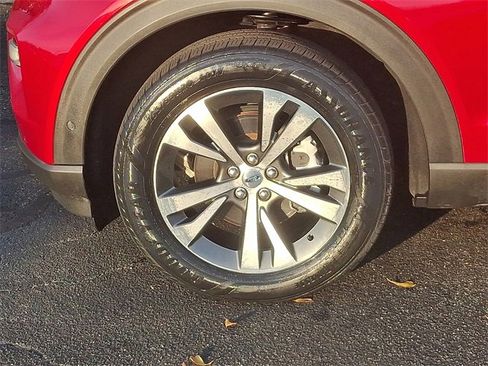 Used 2020 Ford Explorer Platinum w/ Premium Technology Package image 8