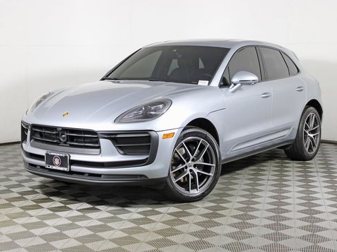 Used 2024 Porsche Macan w/ Premium Plus Package image 1