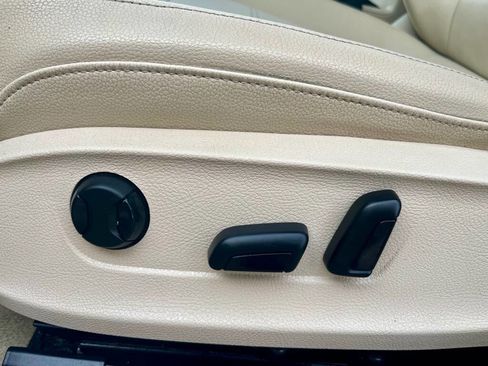 Used 2013 Volkswagen Passat TDI SE image 14