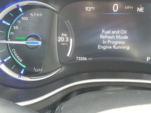 Used 2024 Chrysler Pacifica Limited FWD image 21
