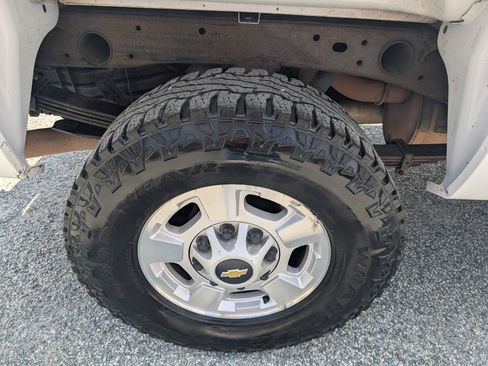 Used 2012 Chevrolet Silverado 2500 LT w/ Interior Plus Package AWD/4WD image 6