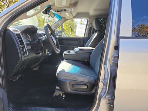 Used 2016 RAM 3500 Tradesman w/ Chrome Appearance Group image 17