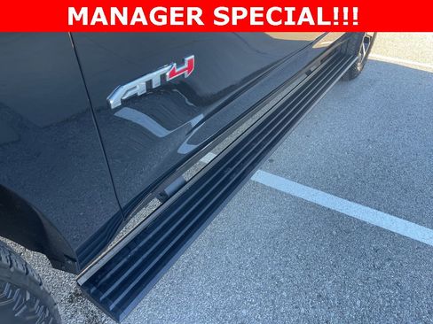 Certified 2025 GMC Yukon XL AT4 Ultimate image 37