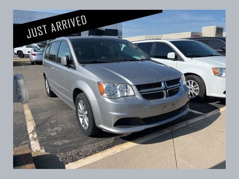 Used 2016 Dodge Grand Caravan SE FWD image 1