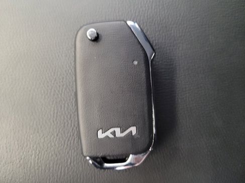 Used 2023 Kia Soul LX image 32