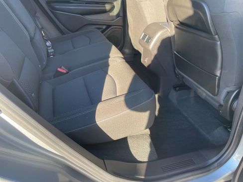 Used 2024 GMC Terrain SLE w/ Elevation Edition image 34