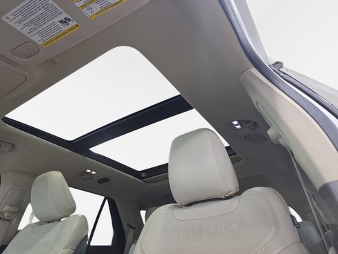 Used 2020 Ford Explorer Platinum AWD/4WD image 29