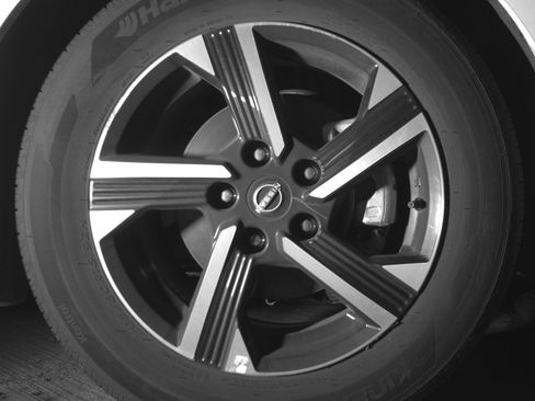 Used 2025 Nissan Sentra SV image 13