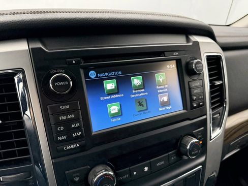 Used 2017 Nissan Titan SL image 32