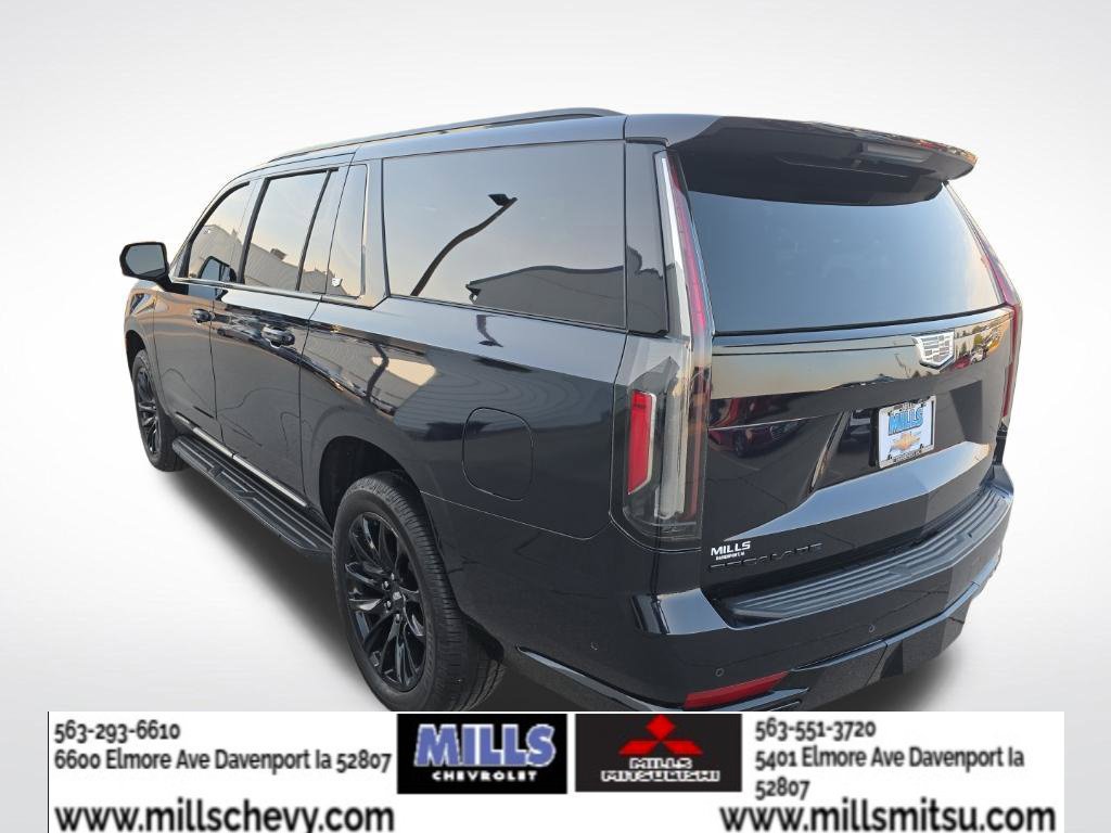 Used 2022 Cadillac Escalade ESV Sport Platinum w/ LPO, ONYX Package AWD/4WD image 3