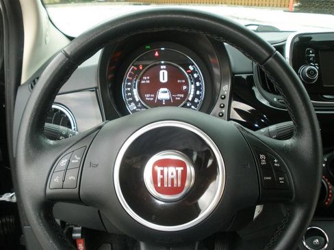 Used 2017 FIAT 500 Pop w/ Sport Appearance Package FWD image 32