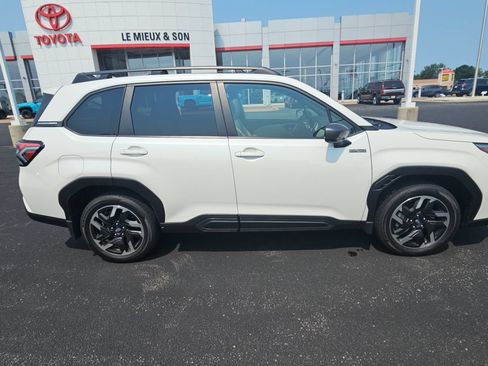 Used 2025 Subaru Forester Limited w/ Protection Package (1PH) AWD/4WD image 2