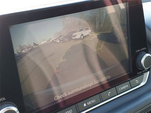 Used 2022 Nissan Rogue SV image 15