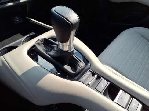 Certified 2025 Honda HR-V LX image 12