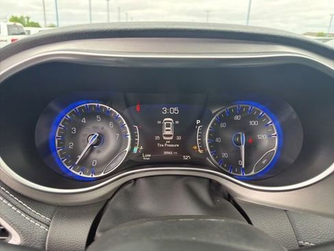 Used 2023 Chrysler Pacifica Limited w/ Uconnect Theater Family Group AWD/4WD image 30