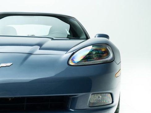 Used 2011 Chevrolet Corvette Coupe w/ 1LT image 7