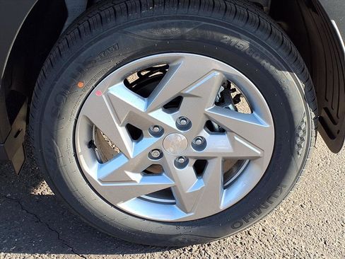 New 2026 Hyundai Kona SE image 5