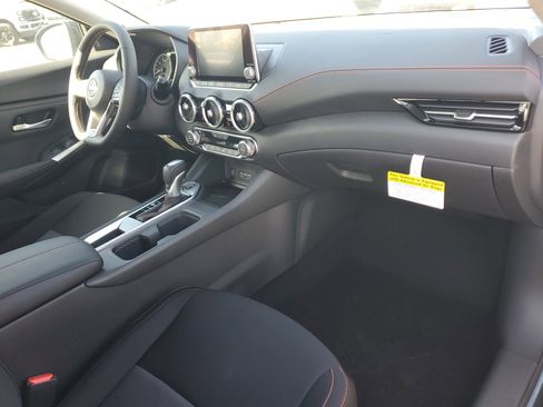 New 2025 Nissan Sentra SR w/ Midnight Edition image 11
