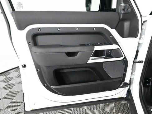 Used 2022 Land Rover Defender 110 X-Dynamic SE AWD/4WD image 20