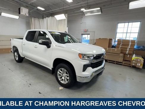 Used 2023 Chevrolet Silverado 1500 LT AWD/4WD image 2