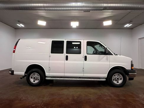 Used 2024 GMC Savana 2500 w/ Driver Convenience Package image 27