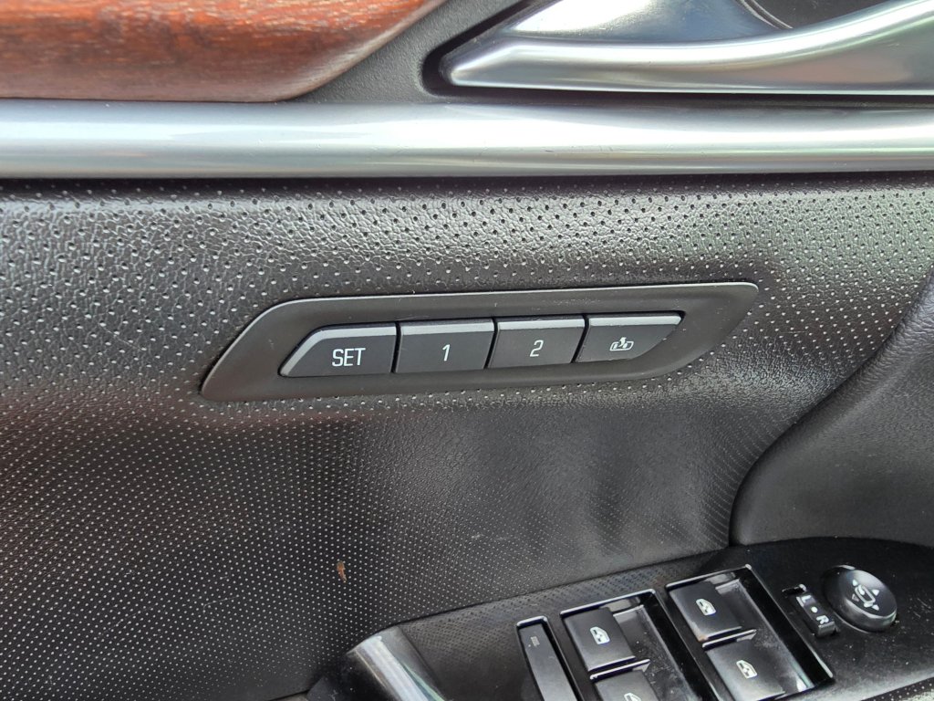 Used 2015 Cadillac XTS Luxury FWD image 29