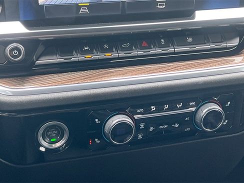 Used 2023 Chevrolet Silverado 1500 RST image 23