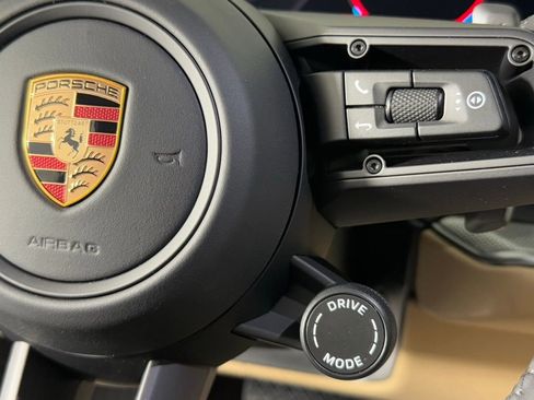 New 2026 Porsche Cayenne image 38