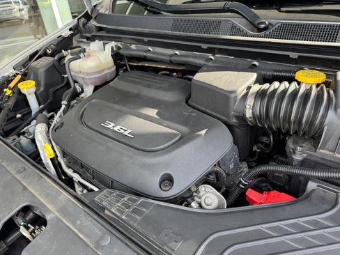 Used 2017 Chrysler Pacifica Touring-L Plus w/ Advanced Safetytec Group image 23