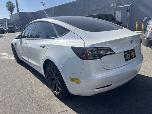 Used 2021 Tesla Model 3 Standard Range Plus RWD image 4