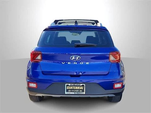Used 2022 Hyundai Venue Limited image 7
