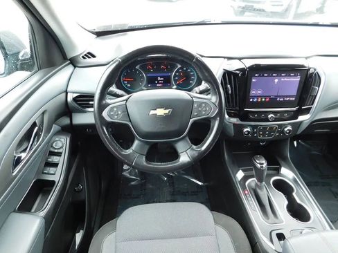 Used 2020 Chevrolet Traverse LT image 13