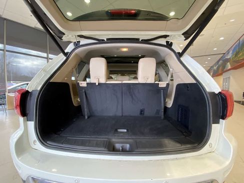 Used 2019 Nissan Pathfinder SL w/ SL Premium Package image 28