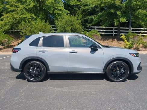 Used 2025 Honda HR-V Sport image 3
