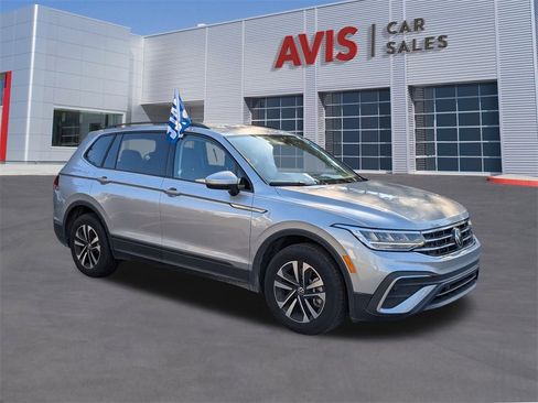 Used 2024 Volkswagen Tiguan S image 3