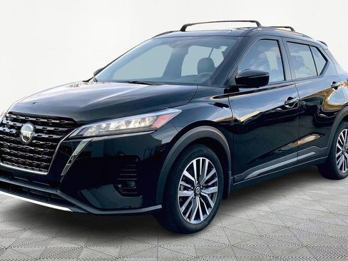 Used 2021 Nissan Kicks SR w/ SR Premium Package image 3