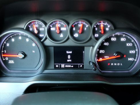 Used 2024 Chevrolet Silverado 2500 Custom w/ Custom Convenience Package image 20