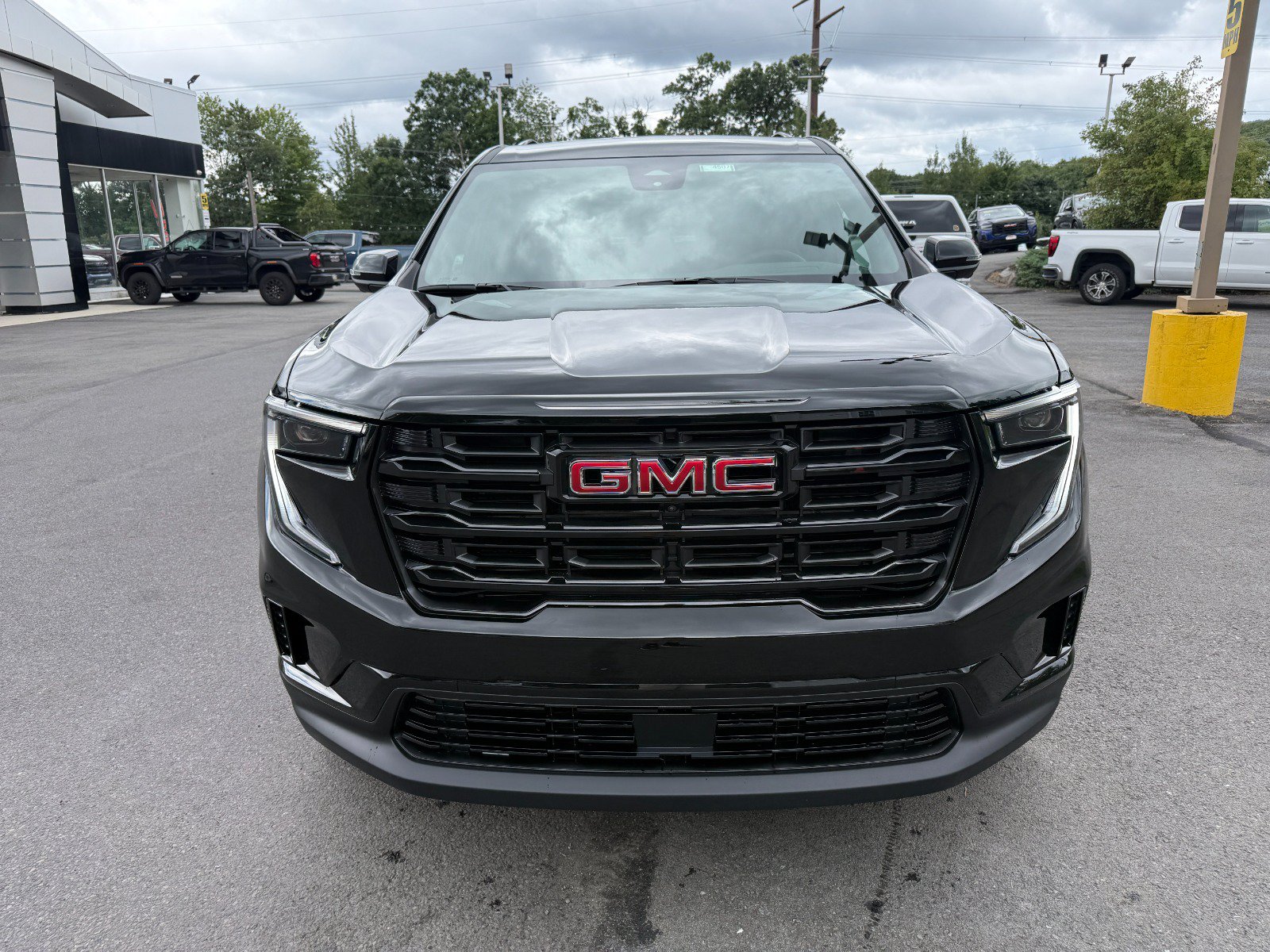 New 2027 GMC Acadia Elevation w/ Black Edition AWD/4WD image 8