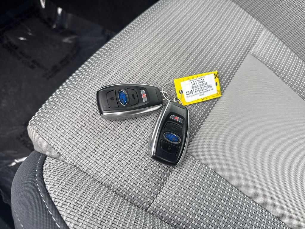 Used 2025 Subaru Outback Premium AWD/4WD image 23